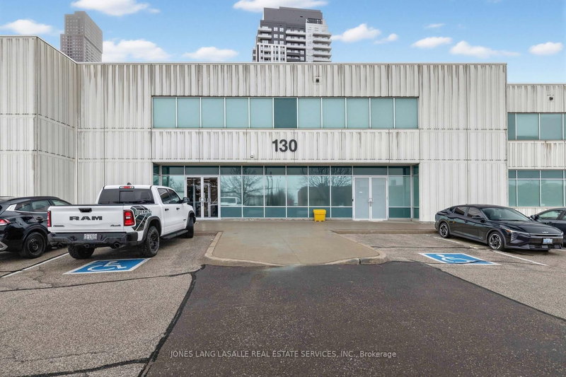 130 Doughton Rd, Vaughan, L1K 1R3 | Image 2