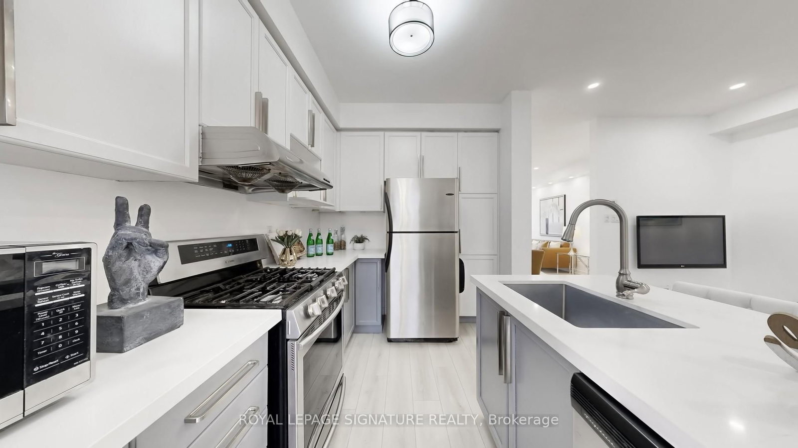 Townhouse for sale at 2864 Bur Oak Avenue, Markham, Ontario, L6B 1E4 - Cornell - MLS: N12964514