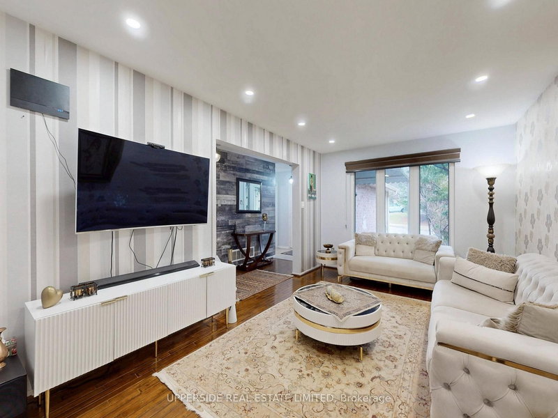 64 Colleen St, Vaughan, L4J 5G6 | Image 3