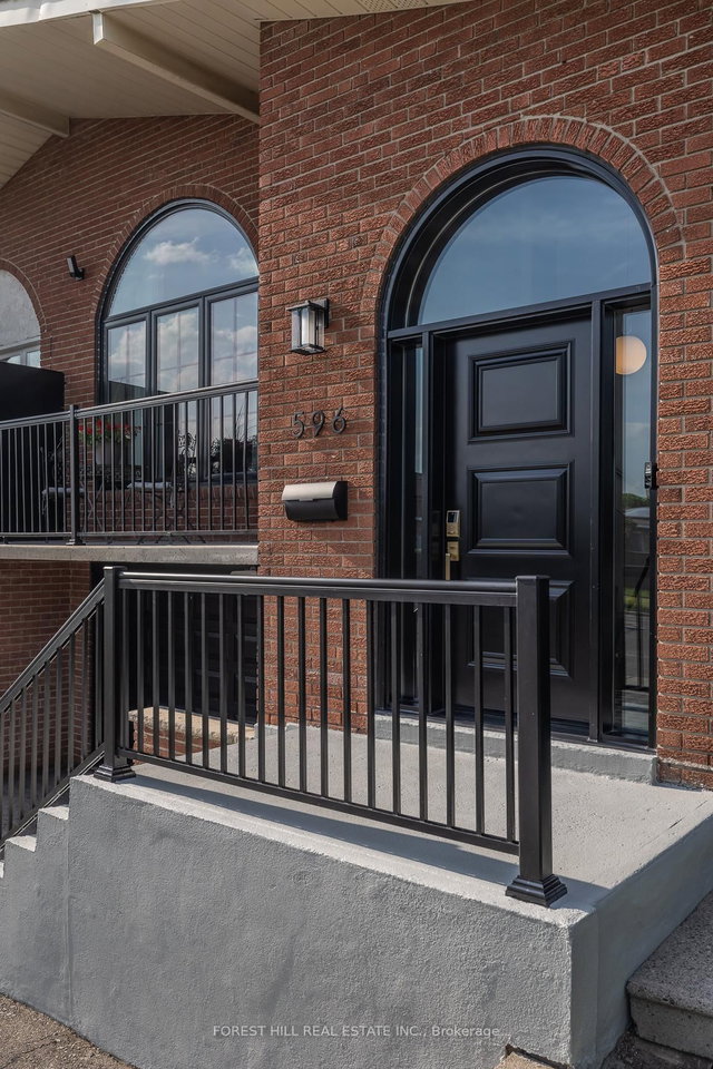 Upper - 596 Woodbridge Avenue