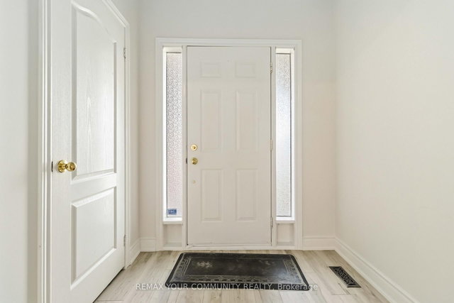 120 Shaftsbury Avenue