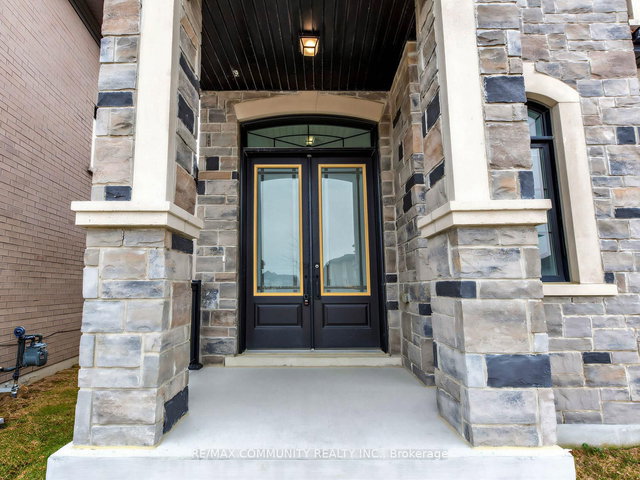 104 Greville Street E