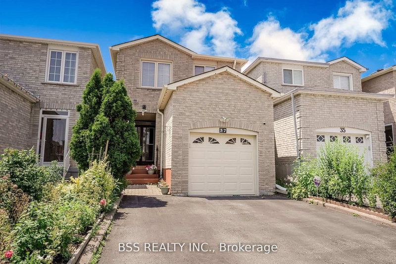 37 Miles Farm Rd, Markham, L3S 2C2 | Image 2