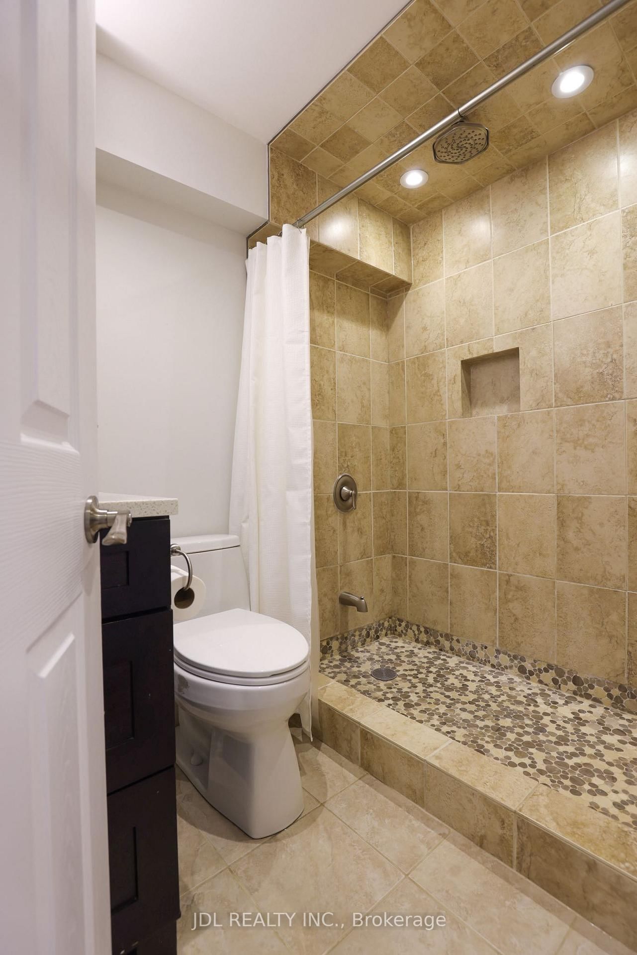 32 Bestview Crescent, Unit Walkout Basement