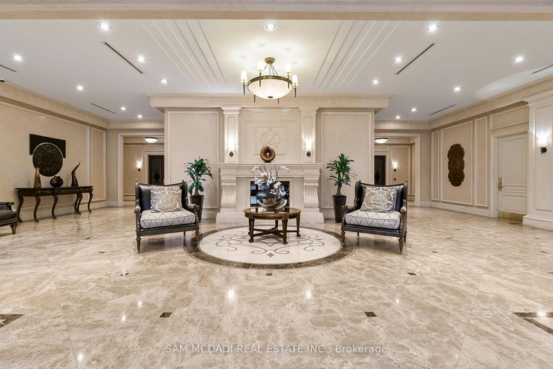 1616 - 9235 Jane St, Vaughan, L6A 0J8 | Image 2