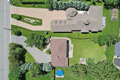 5-bed Detached House · 350 Sunset Beach Rd