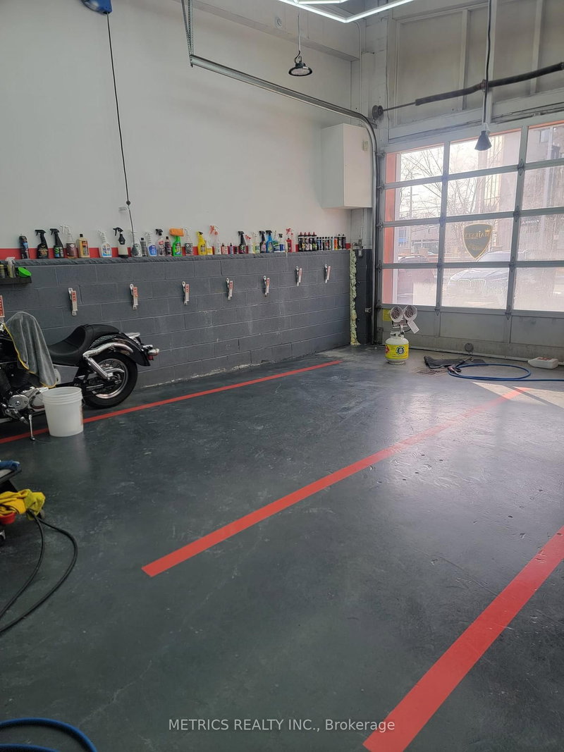 Unit B - 10414 Yonge, Richmond Hill, L4C 3C3 | Image 2