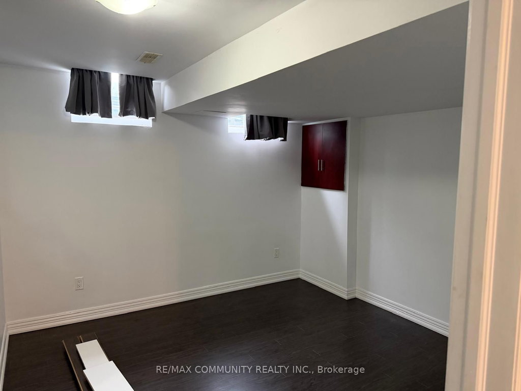 8 Terry Fox Street 4