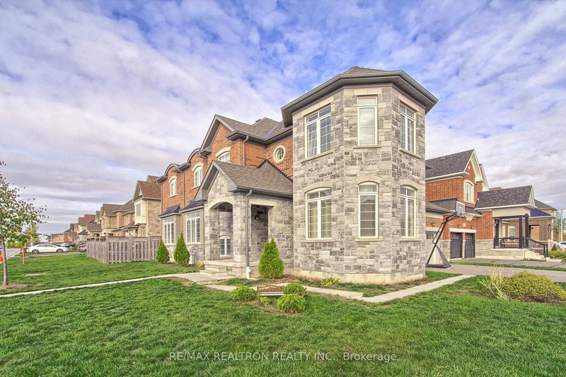 2236 Lozenby St, Innisfil, L9S 0M8 | Image 3