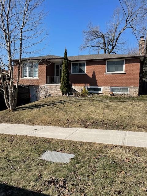 home for lease on 166 Collings Avenue