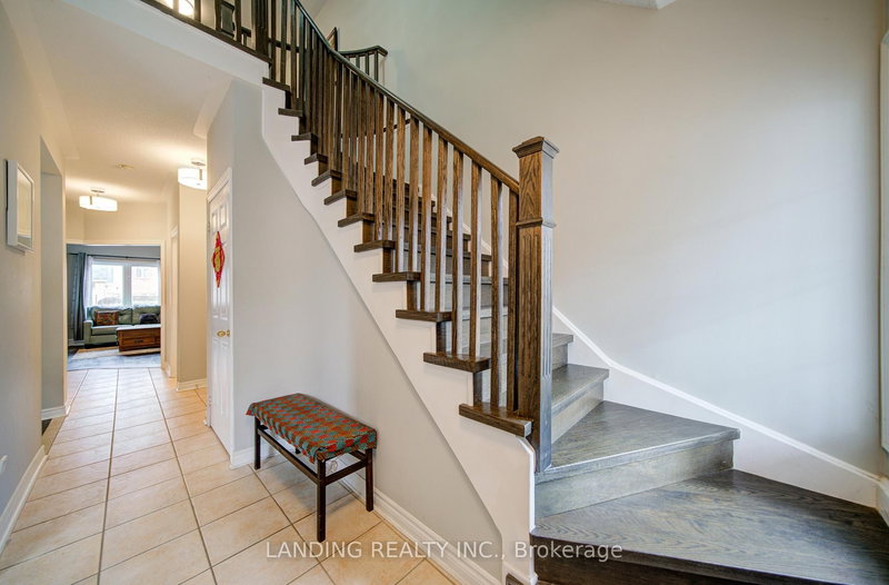 36 John Gary Dr, Markham, L3R 5E7 | Image 2