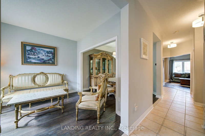 36 John Gary Dr, Markham, L3R 5E7 | Image 3