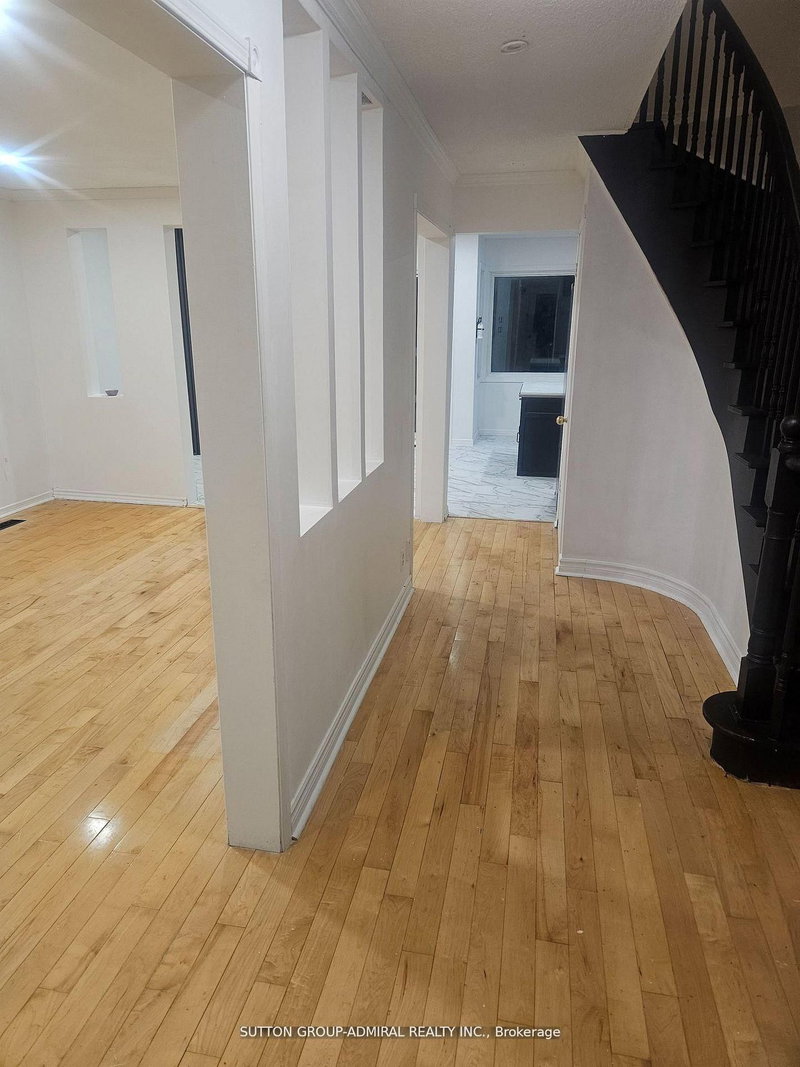 32 Magani Dr, Bradford West Gwillimbury, L3Z 2S7 | Image 3