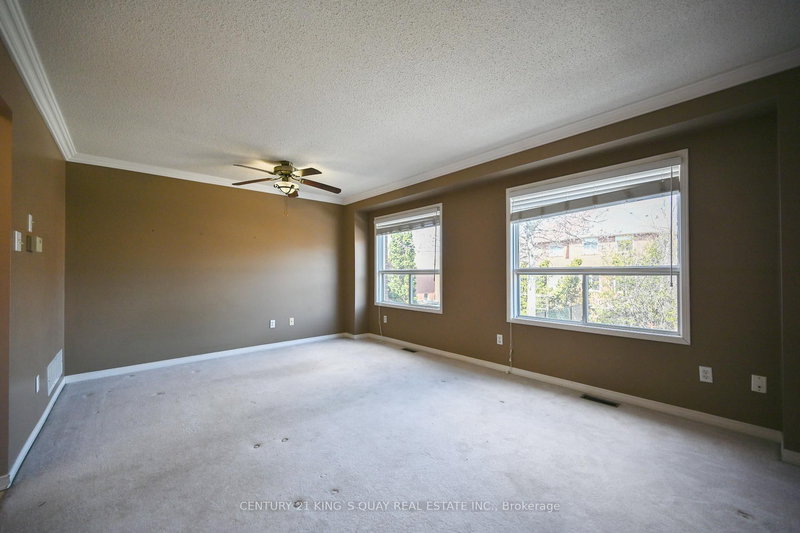 118 Mugford Rd, Aurora, L4G 7J8 | Image 2