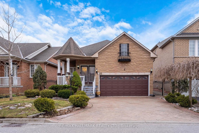 13 Briar Path Lane, Markham, L6C 2C3 | Image 2