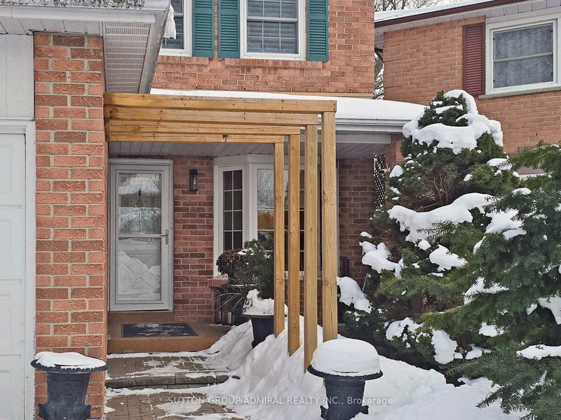 19 Backus Crt, Markham, L3P 6V6 | Image 2