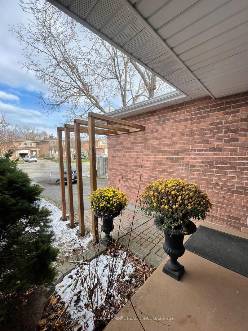 19 Backus Crt, Markham, L3P 6V6 | Image 3