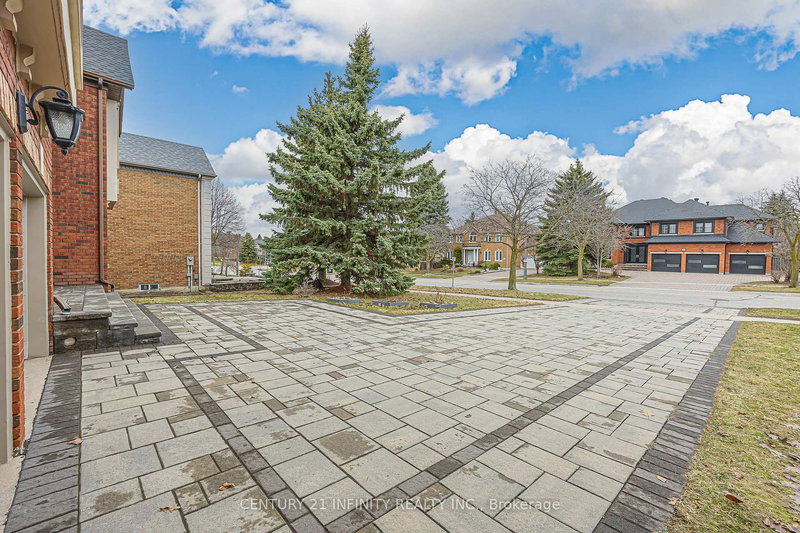 150 Strathearn Ave, Richmond Hill, L4B 2L7 | Image 3