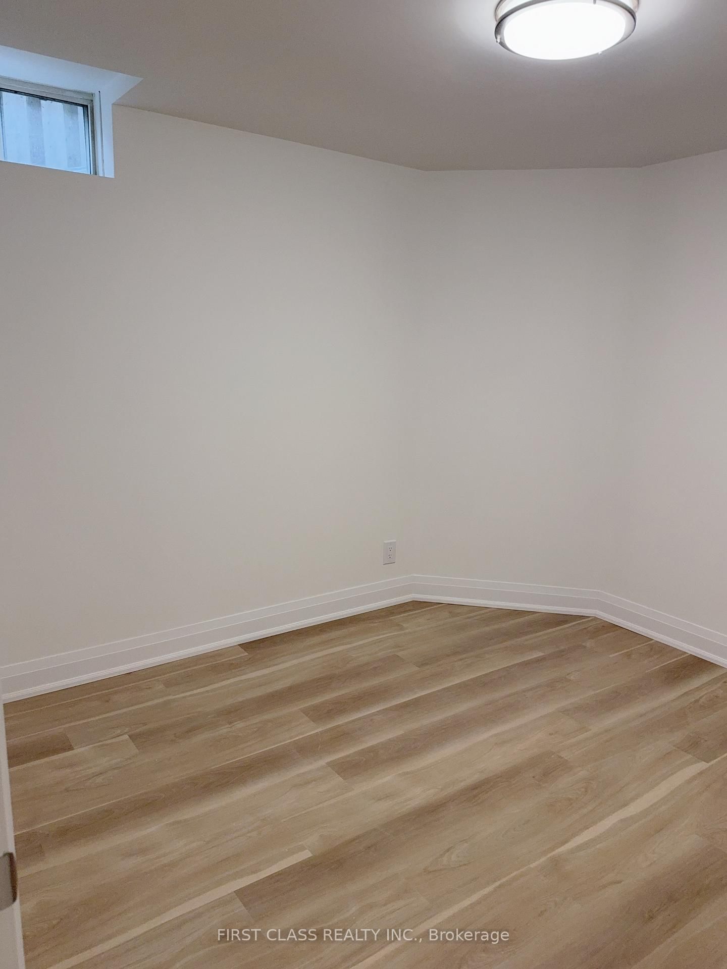 15 AVENIDA Street, Unit basement - Photo 9