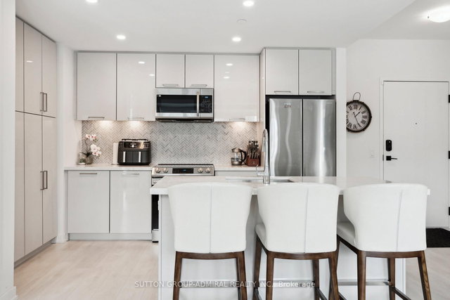 328 - 415 Sea Ray Avenue