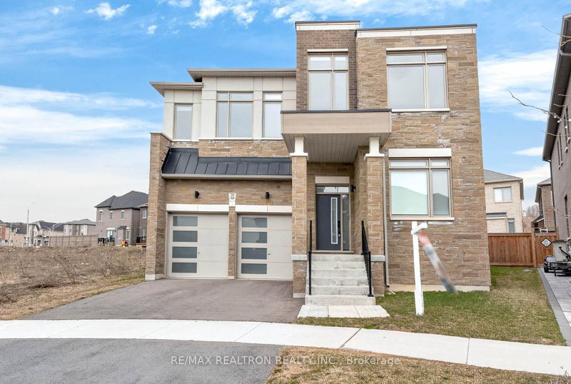 28 Tipp Dr, Richmond Hill, Ontario