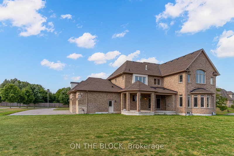 24 Whitewood Dr, Whitchurch-Stouffville, L4A 1R9 | Image 2