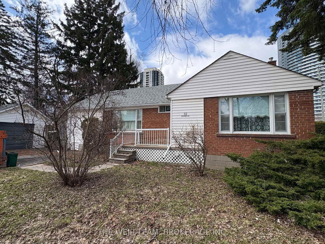 32 Meadowview Avenue