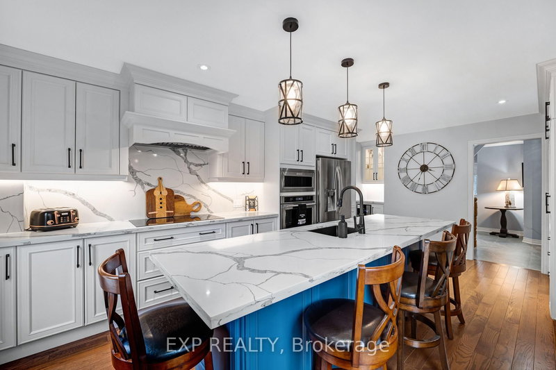 103 Compton Cres, Bradford West Gwillimbury — 8