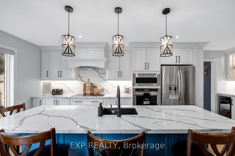 103 Compton Cres, Bradford West Gwillimbury — 9