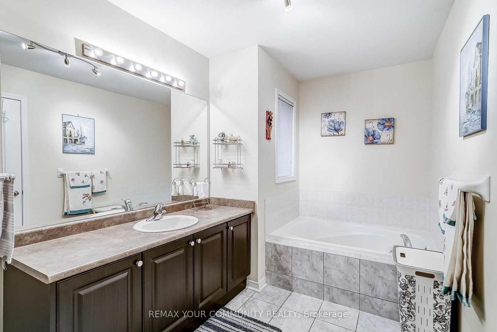 Townhouse for sale at 18 Muscadel Road, Vaughan, Ontario, L4H 3L8 - Vellore Village - MLS: N12969512