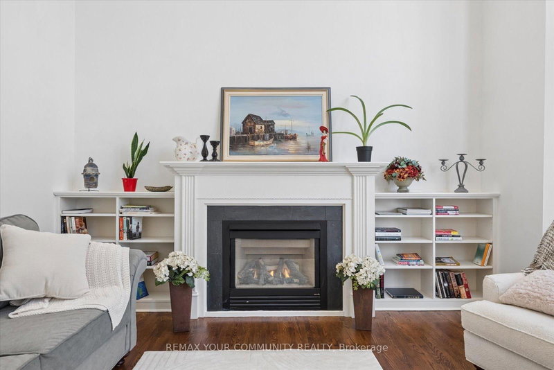 4 Marinucci Crt, Richmond Hill, L4C 0M3 | Image 3