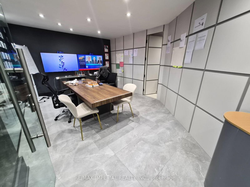 10376 Yonge St, Richmond Hill, L4C 3B8 | Image 3