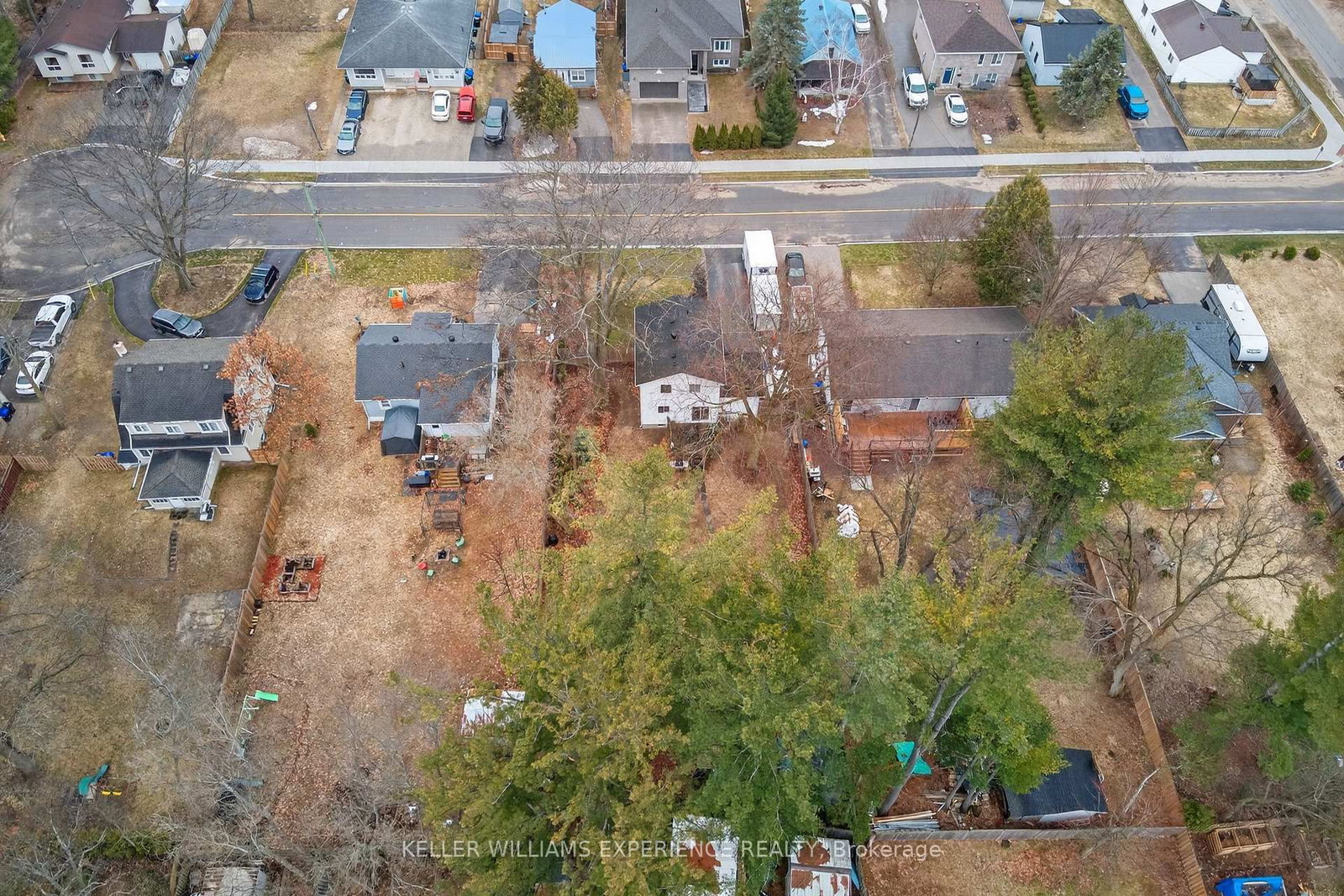 Detached House for sale at 125 SIMCOE Street, Essa, Ontario, L0M 1B0 - Angus - MLS: N12969932