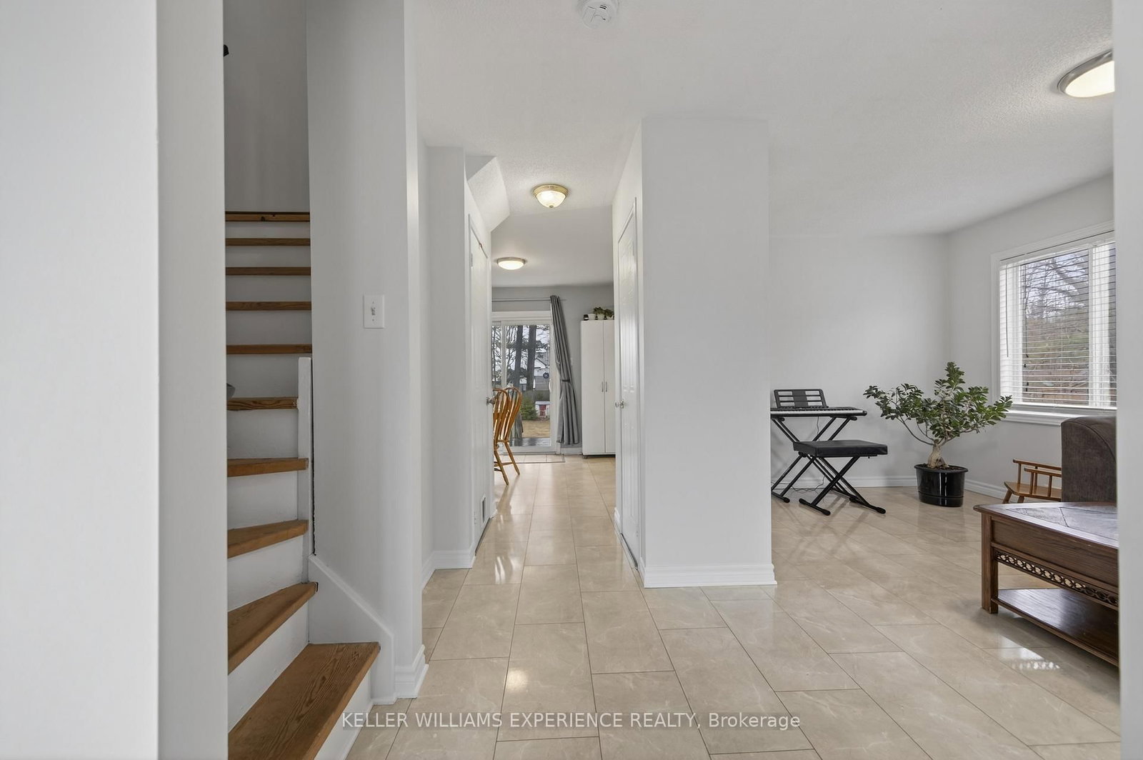 Detached House for sale at 125 SIMCOE Street, Essa, Ontario, L0M 1B0 - Angus - MLS: N12969932