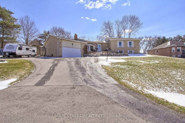 33 Avonlea Road E E