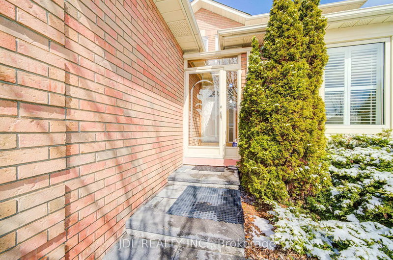 50 Summitcrest Dr, Richmond Hill, L4S 1A7 | Image 2