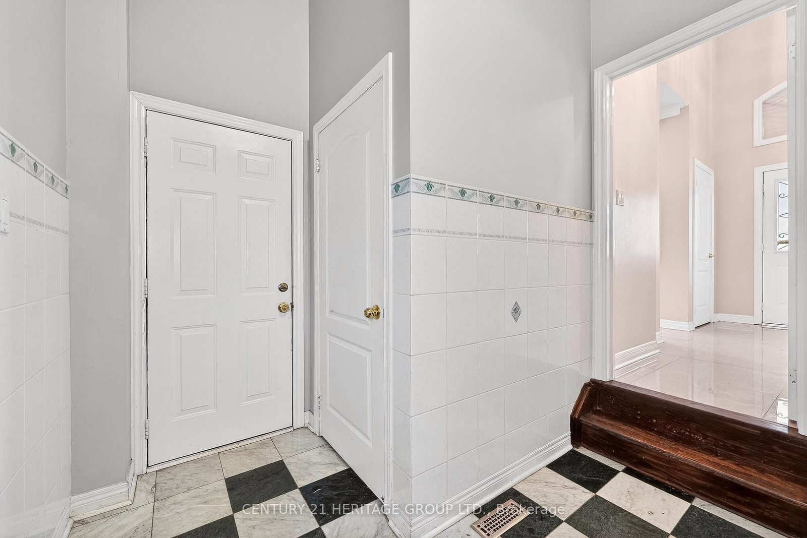 Detached House for sale at 2 Adam Ernst Court, Vaughan, Ontario, L4H 2S5 - Vellore Village - MLS: N12970864