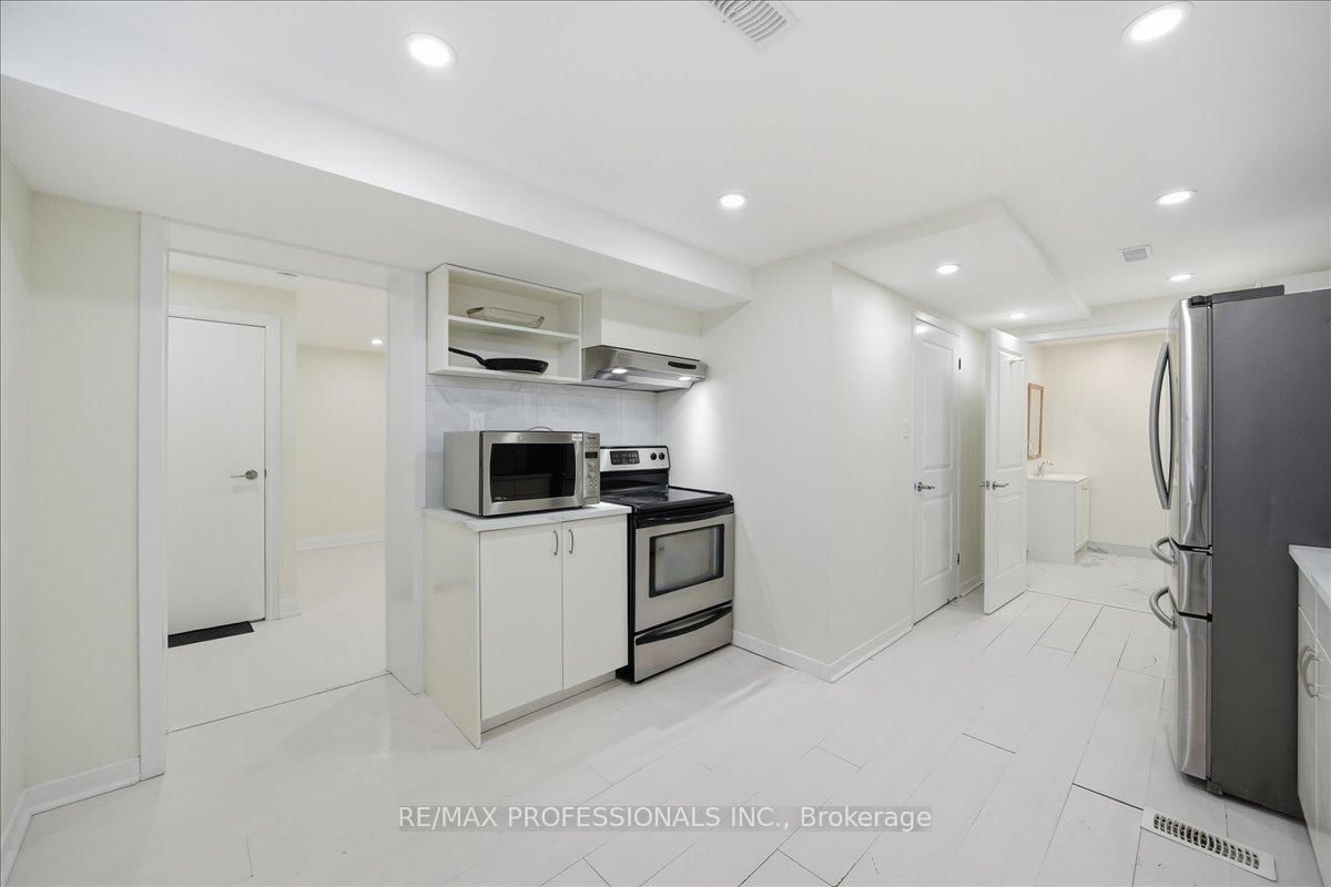 9611 Keele Street, Unit C - Photo 10