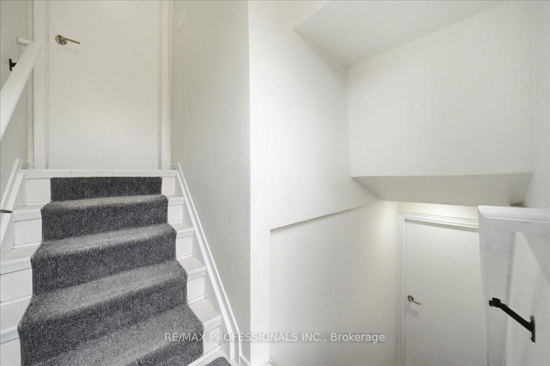 C - 9611 Keele St, Vaughan, L6A 1M1 | Image 2