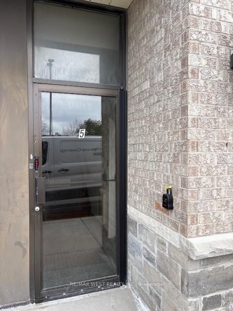 5 - 56 Pennsylvania Ave, Vaughan, L4K 3V9 | Image 3