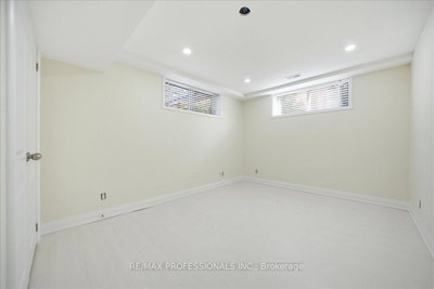D - 9611 Keele St | Vaughan | Image