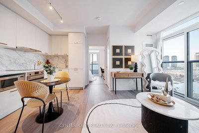 1910 - 38 Honeycrisp Cres | Vaughan | Image