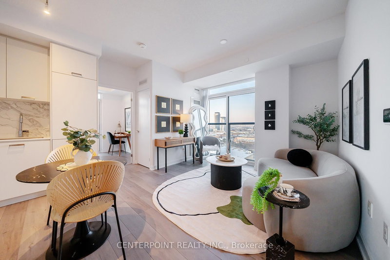 1910 - 38 Honeycrisp Cres, Vaughan, L4K 0M8 | Image 3