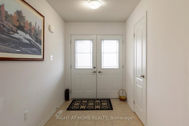 2110 galloway St, Innisfil, L9S 4B7 | Image 3