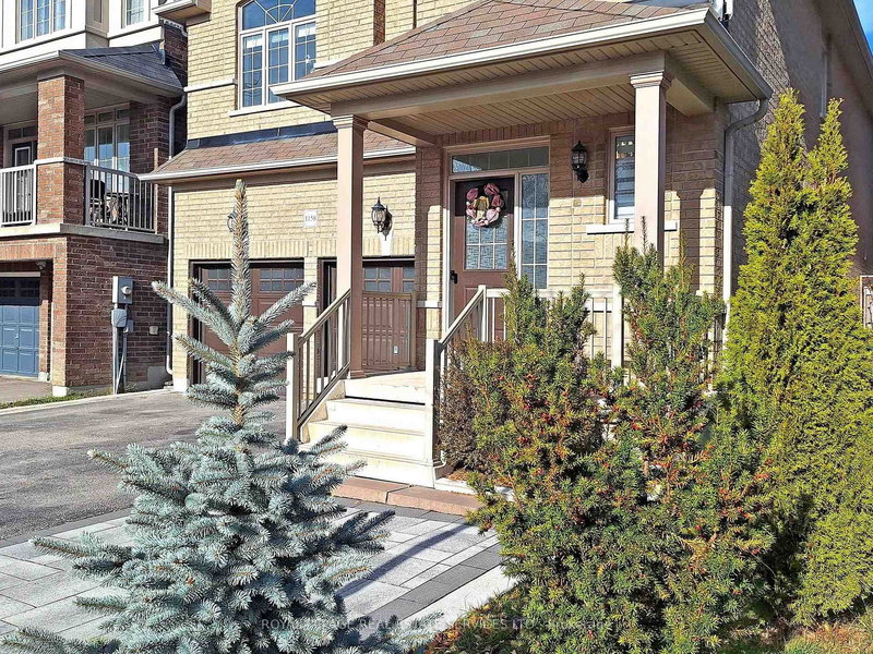 1158 Atkins Dr, Newmarket, L3X 0A6 | Image 3