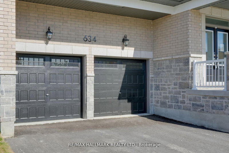 634 Newlove St, Innisfil, L9S 0S2 | Image 3