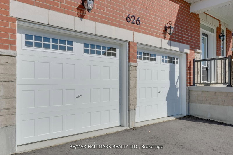 626 Newlove St, Innisfil, L9S 0R9 | Image 3