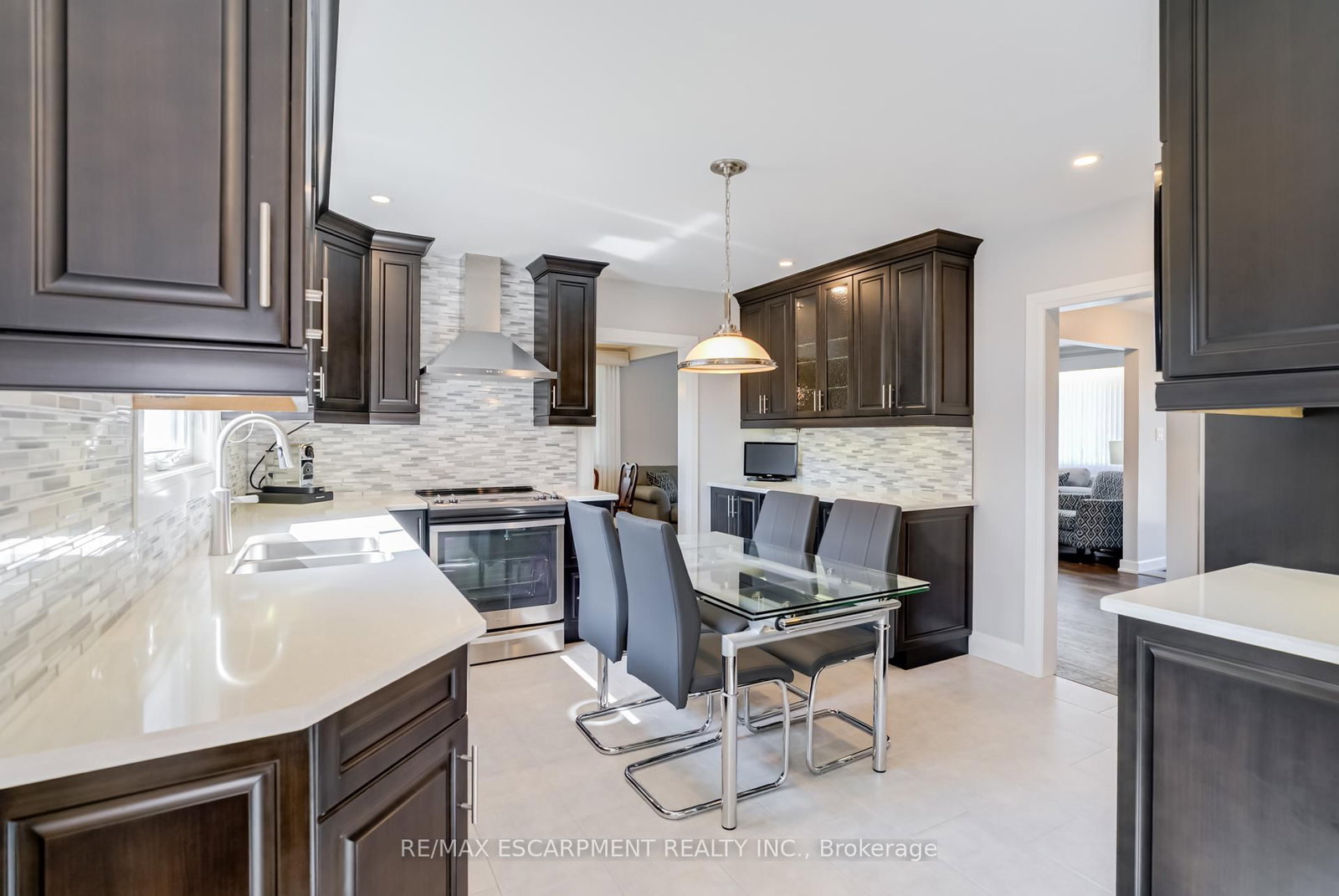 Detached House for sale at 5 Albert Street, New Tecumseth, Ontario, L9R 1J4 - Alliston - MLS: N12971666