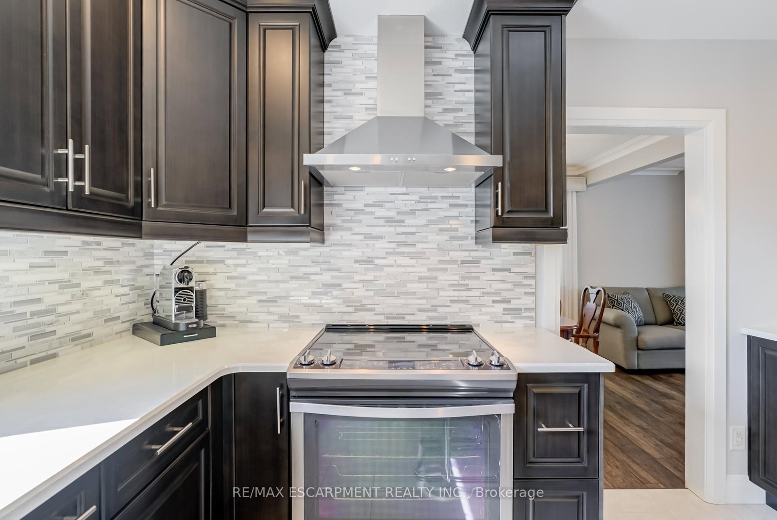 Detached House for sale at 5 Albert Street, New Tecumseth, Ontario, L9R 1J4 - Alliston - MLS: N12971666