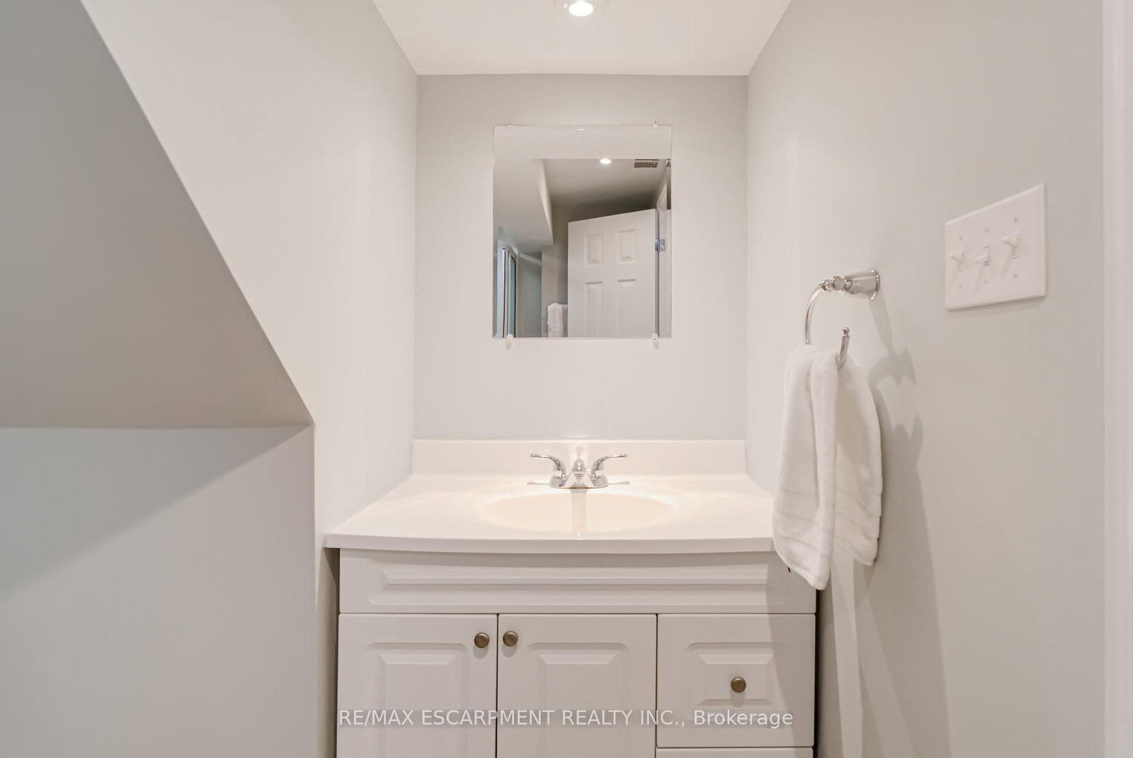 Detached House for sale at 5 Albert Street, New Tecumseth, Ontario, L9R 1J4 - Alliston - MLS: N12971666